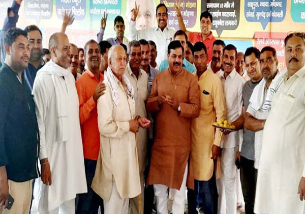 फरीदाबाद में 5 लाख से जीते कृष्णपाल गुर्जर, विधायक टेकचंद शर्मा ने समर्थकों संग मनाया जश्न
