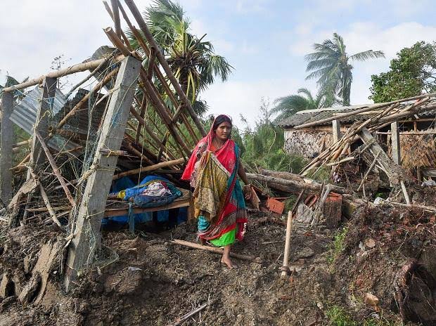 पश्चिम बंगाल: 'बुलबुल' तूफान कमजोर पड़ा, लाखों लोग प्रभावित