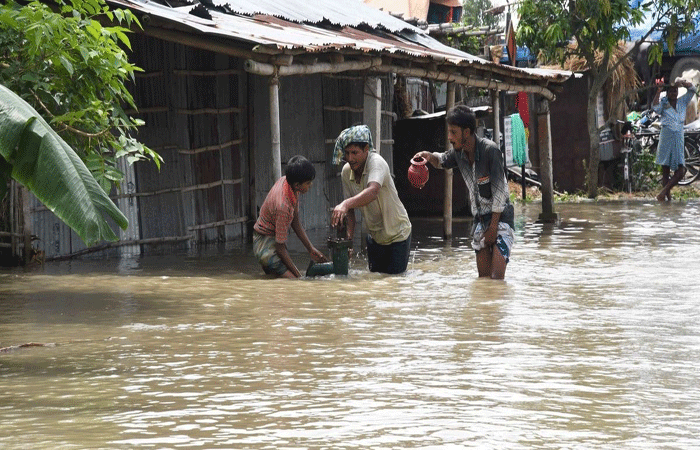बिहार-असम में बाढ़ से हाहाकार, कई लोगों की गई जान