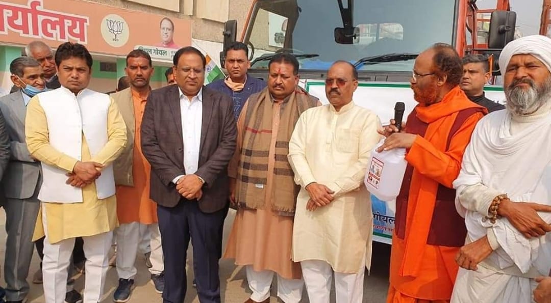 पूर्व मंत्री ने हथिनी कुंड बैराज से मंगवाए गए 10000 लीटर यमुना मैया के जल