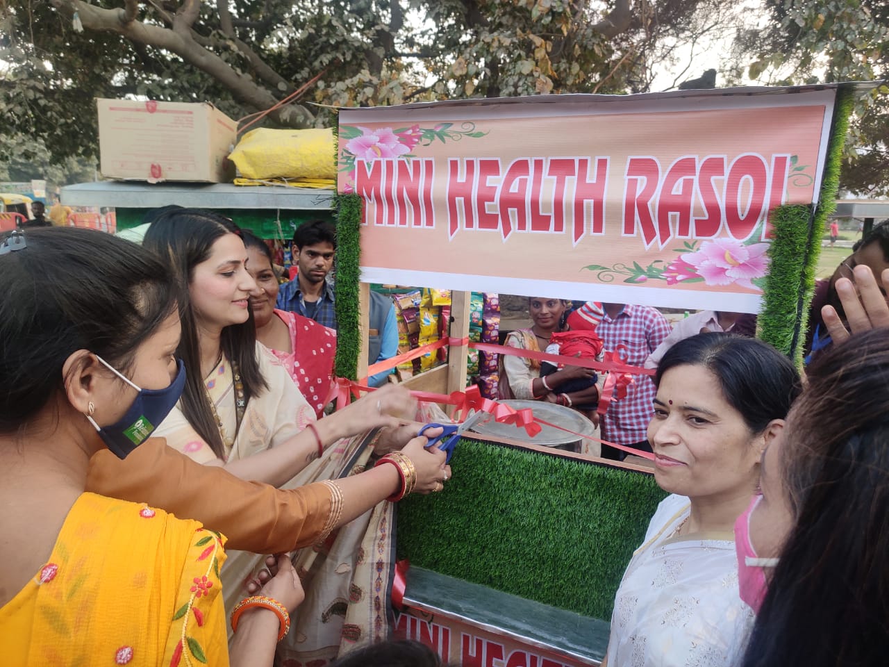 महिला दिवस पर ( शरद फाउंडेशन ) ने अपने मिशन रोजगार के अन्तर्गत एक महिला को सशक्त कर , सही मायने में महिला दिवस मना कर किया उदाहरण पेश