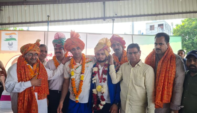 जिले का नाम अंतरराष्ट्रीय मंचों पर पहुंचाने वाले भाइयों पर नाज