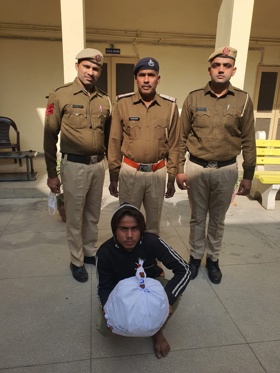 2 किलोग्राम गाँजा के साथ एक गिरफ्तार