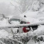 पाकिस्तान में बर्फीली मौत का भयावह मंजर: भारी बर्फबारी में फंसे 1000 टूरिस्ट वाहन; 10 बच्चों समेत 21 की मौत, 10 लोग कार में ही जम गए