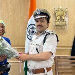 1700 किलोमीटर लंबी पदयात्रा पर निकली वास्तुकार गीता बालकृष्णन का पुलिस आयुक्त कार्यालय में किया गया भव्य स्वागत