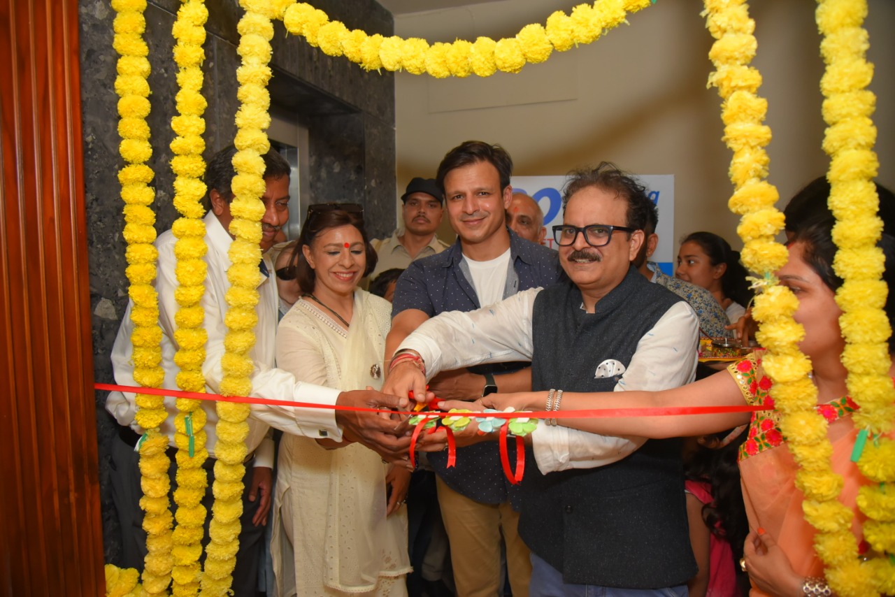 फिल्म स्टार विवेक ओबेरॉय ने किया फरीदाबाद में *आइ 30 कोचिंग सेंटर का शुभारंभ