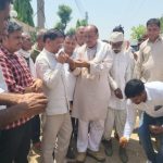 विधायक राजेश नागर ने शुरू कराया बेला गांव की सडक़ का निर्माण