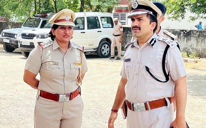 पुलिस आयुक्त विकास अरोड़ा ने किया थानों का निरीक्षण