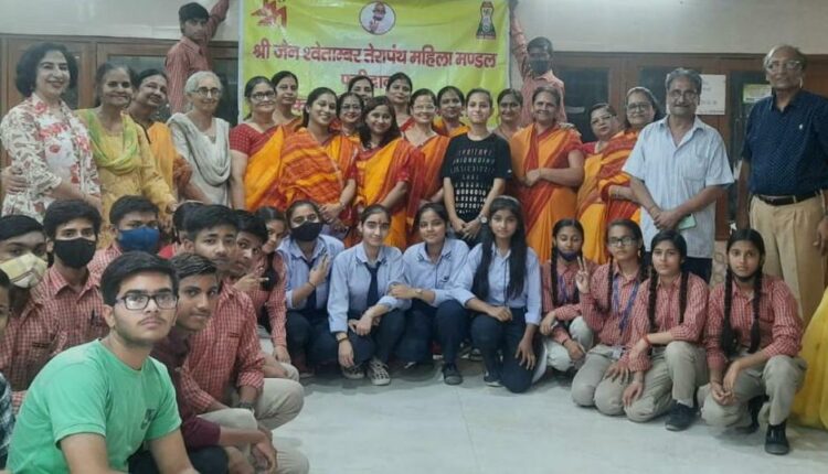 Discussed on the implementation of 'Aao Chalen Gaon Ki Ore'