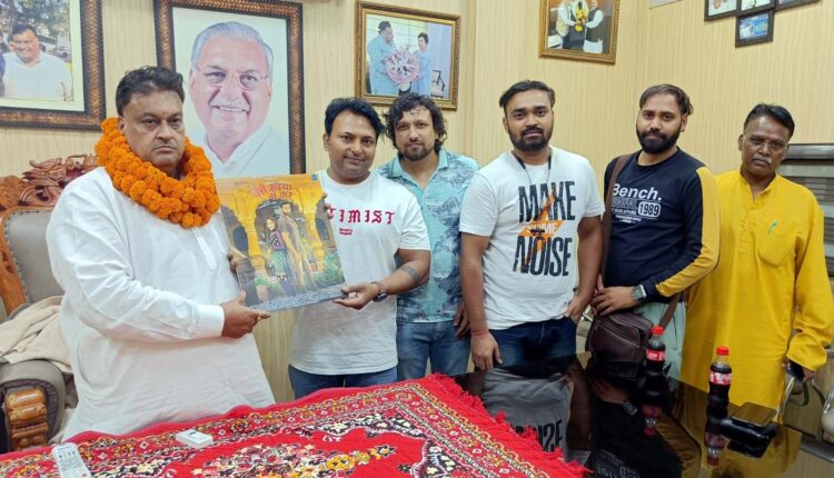माटी की खुशबू की महक देते है हरियाणवीं गाने : लखन सिंगला
