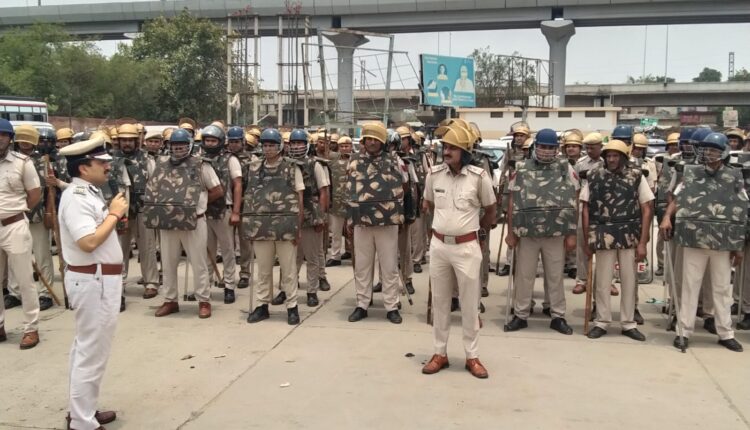 पुलिस आयुक्त विकास कुमार अरोड़ा ने बल्लभगढ़ का दौरा करके कानून व्यवस्था की समीक्षा करते हुए पुलिस कर्मियों को दिए आवश्यक दिशा निर्देश