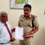 पुलिस उपायुक्त यातायात सुरेश कुमार हुड्डा ने प्रशंसा पत्र देकर किया सम्मानित