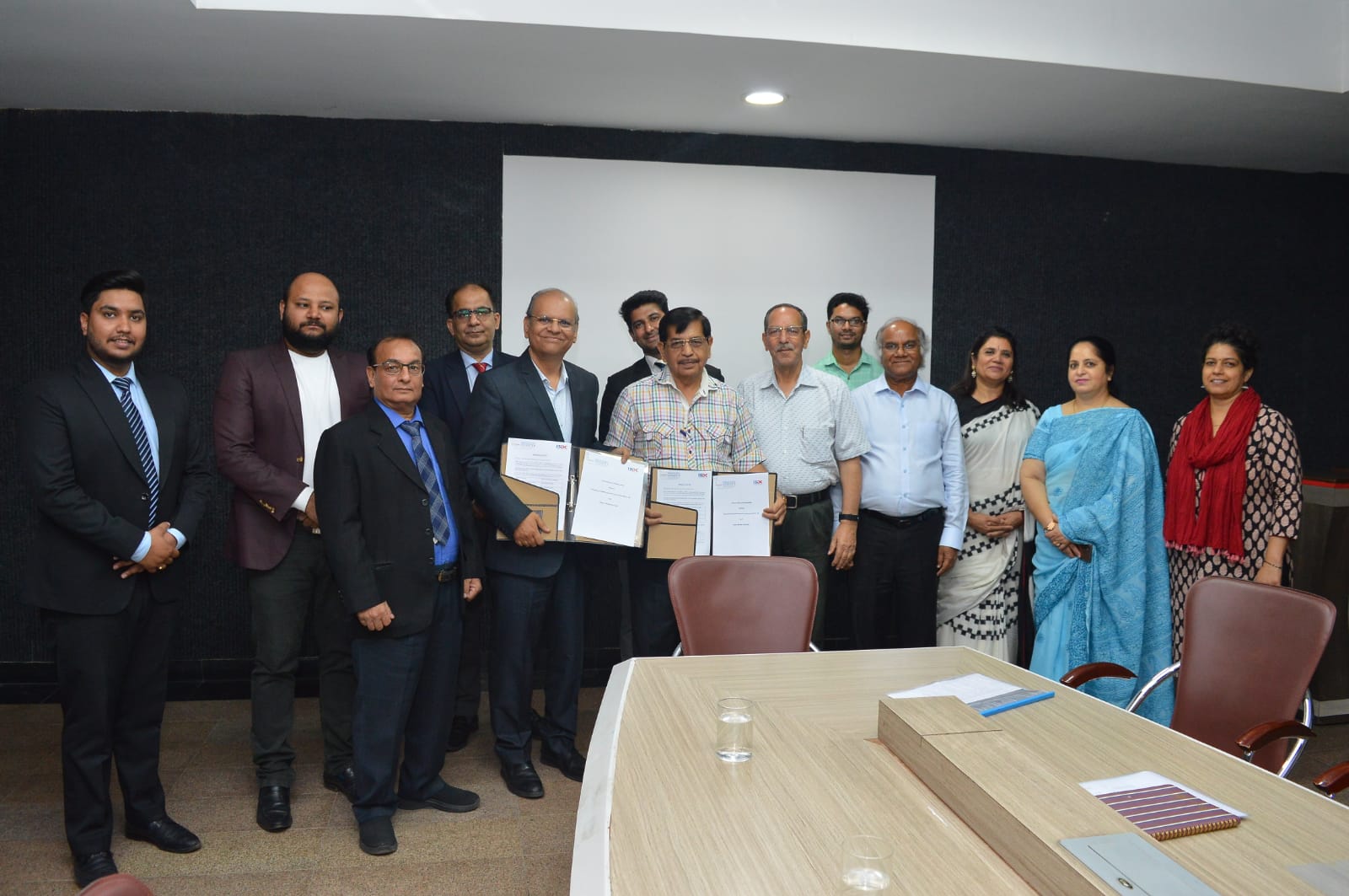 MRU मानव रचना विश्वविद्यालय ने MBA - Business Analytics के लिए ISDC : UK के साथ mou पर हस्ताक्षर किए