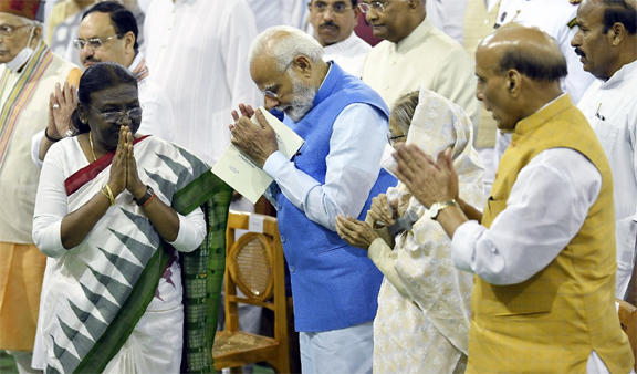 राष्ट्रपति द्रौपदी मुर्मू का पदभार ग्रहण करना ऐतिहासिक क्षण: प्रधानमंत्री नरेंद्र मोदी