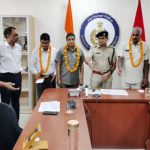 फरीदाबाद पुलिस के 4 कर्मचारी हुए सेवानिवृत्त, डीसीपी मुख्यालय ने दी शुभकामनाए।