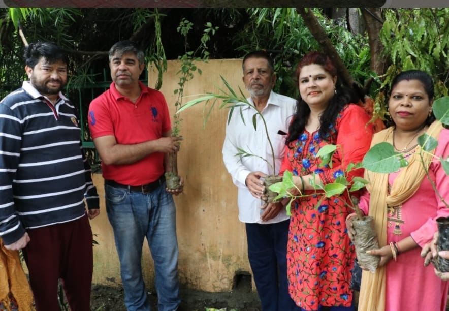 अशोक जनकल्याण सेवा ट्रस्ट के तत्वावधान में पौधा रोपण