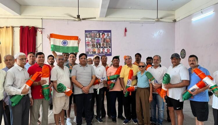 हर घर तिरंगा अभियान के तहत सेक्टर 17 मे किया झंडा वितरण कार्यक्रम आयोजित – पूर्व मंत्री विपुल गोयल