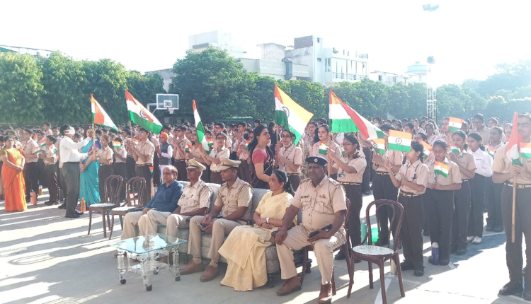 ‘हर घर तिरंगा’ अभियान के तहत छात्रों को देश भक्ति के लिए किया प्रेरित