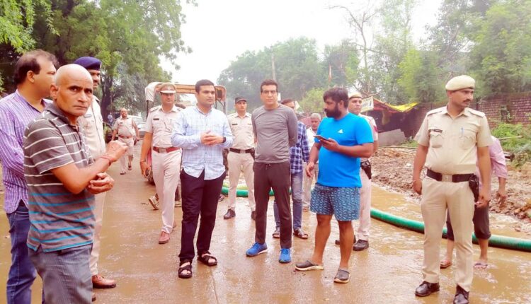 DC Vikram appealed to the citizens of Faridabad and said that the rain was more, soon we will make the situation completely normal.