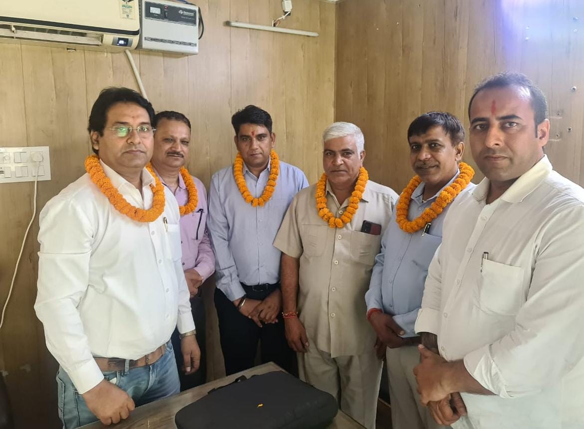 जय गुरुजी एसोसिएट कार्यालय का शुभांरभ किया।