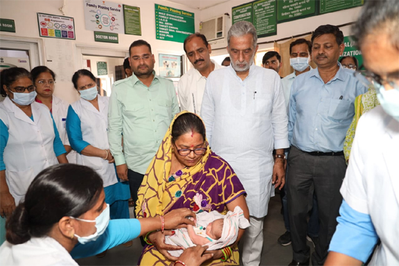 पोलियो मुक्त भारत के लिए छोटे बच्चों को पोलियो खुराक जरूर पिलाएं : कृष्णपाल गुर्जर