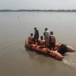 ब्रह्मपुत्र में 30 लोगों से भरी नाव पलटी, असम के धुबरी में हादसा, स्कूली बच्चों और अफसर समेत 7 लापता