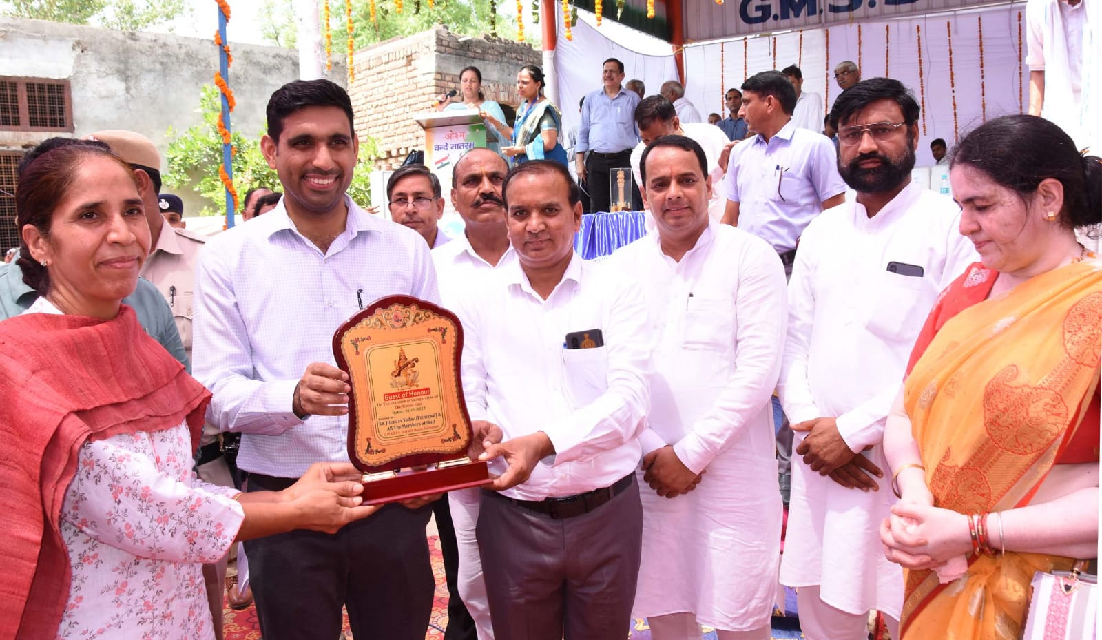 विद्यार्थी अपनी मेहनत पर विश्वास रखें, अपने आपकों किसी से कमत्तर ना आंकें -DC