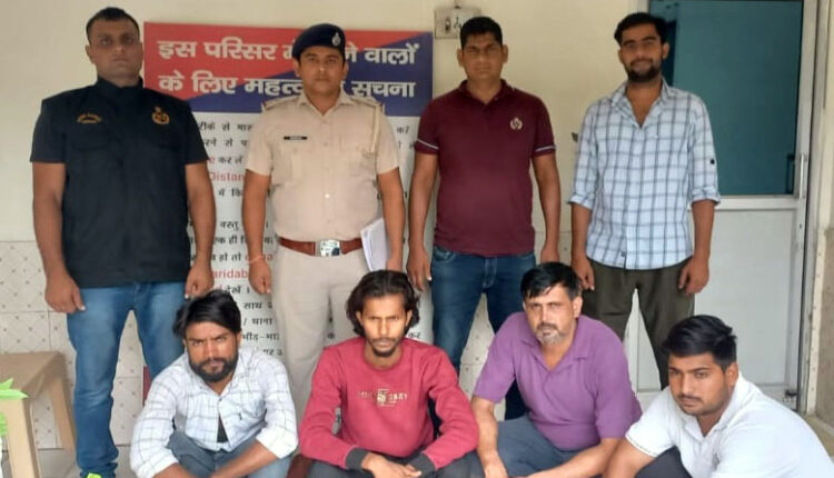 डेढ़ लाख रुपए में सुपारी लेकर मर्डर की वारदात को अंजाम देने की फिराक में 3 आरोपियों को अवैध हथियार सहित क्राइम ब्रांच बॉर्डर ने पल्ला एरिया से काबू
