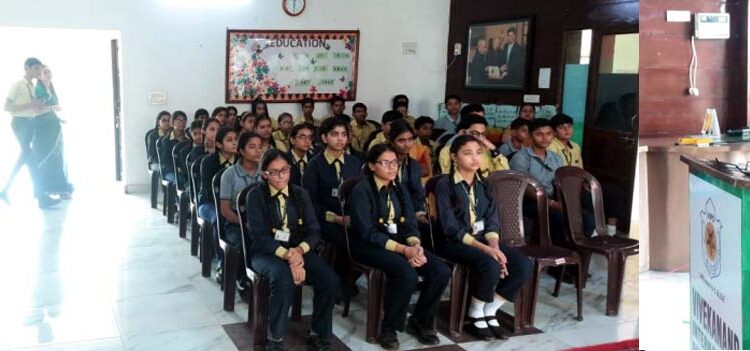साइबर थाना बल्लबगढ़ की टीम ने विवेकानंद इंटरनेशनल पब्लिक स्कूल में छात्राओं तथा मार्किट में लोगों को साइबर व महिला विरुद्ध अपराध के प्रति किया जागरूक