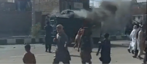 शिया कमांडर ने सुन्नी लड़की से रेप किया, ईरान सुलगा:भीड़ ने सरकारी ऑफिसों में आग लगाई, पुलिस फायरिंग में 36 की मौत