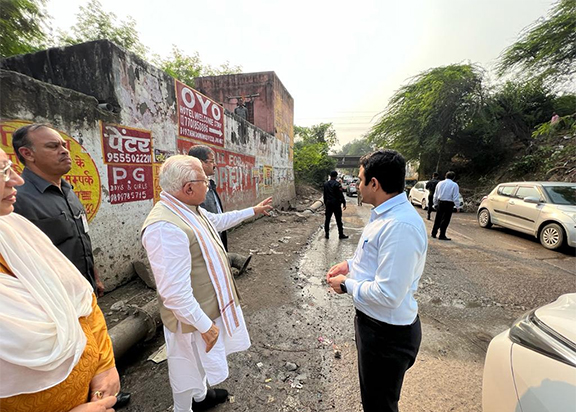 मुख्यमंत्री मनोहर लाल ने ग्रीन फील्ड कॉलोनी का किया दौरा अधिकारियों को दिए निर्देश