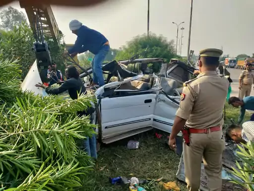 प्रयागराज में हादसा, परिवार के 6 लोगों की मौत