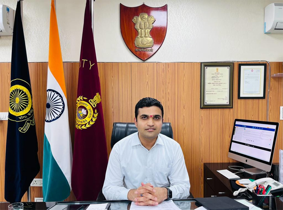 खादी ग्रामोद्योग ने त्योहारों पर खादी उत्पादों पर लिया छुट का निर्णय: डीसी विक्रम सिंह