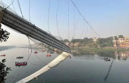 मोरबी ब्रिज हादसे पर निगम ने मानी गलती:हलफनामे में कहा- बिना फिटनेस सर्टिफिकेट के ब्रिज ओपन नहीं किया जाना चाहिए था