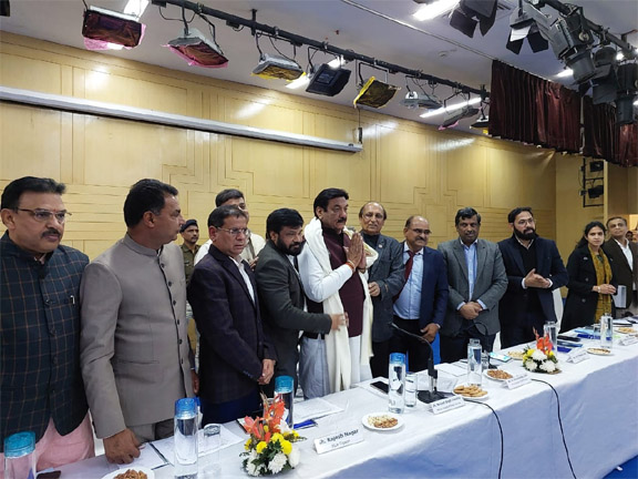 बिजली उपभोक्ताओं को समय पर सुविधा देना हमारी प्राथमिकता: बिजली मंत्री रणजीत सिंह