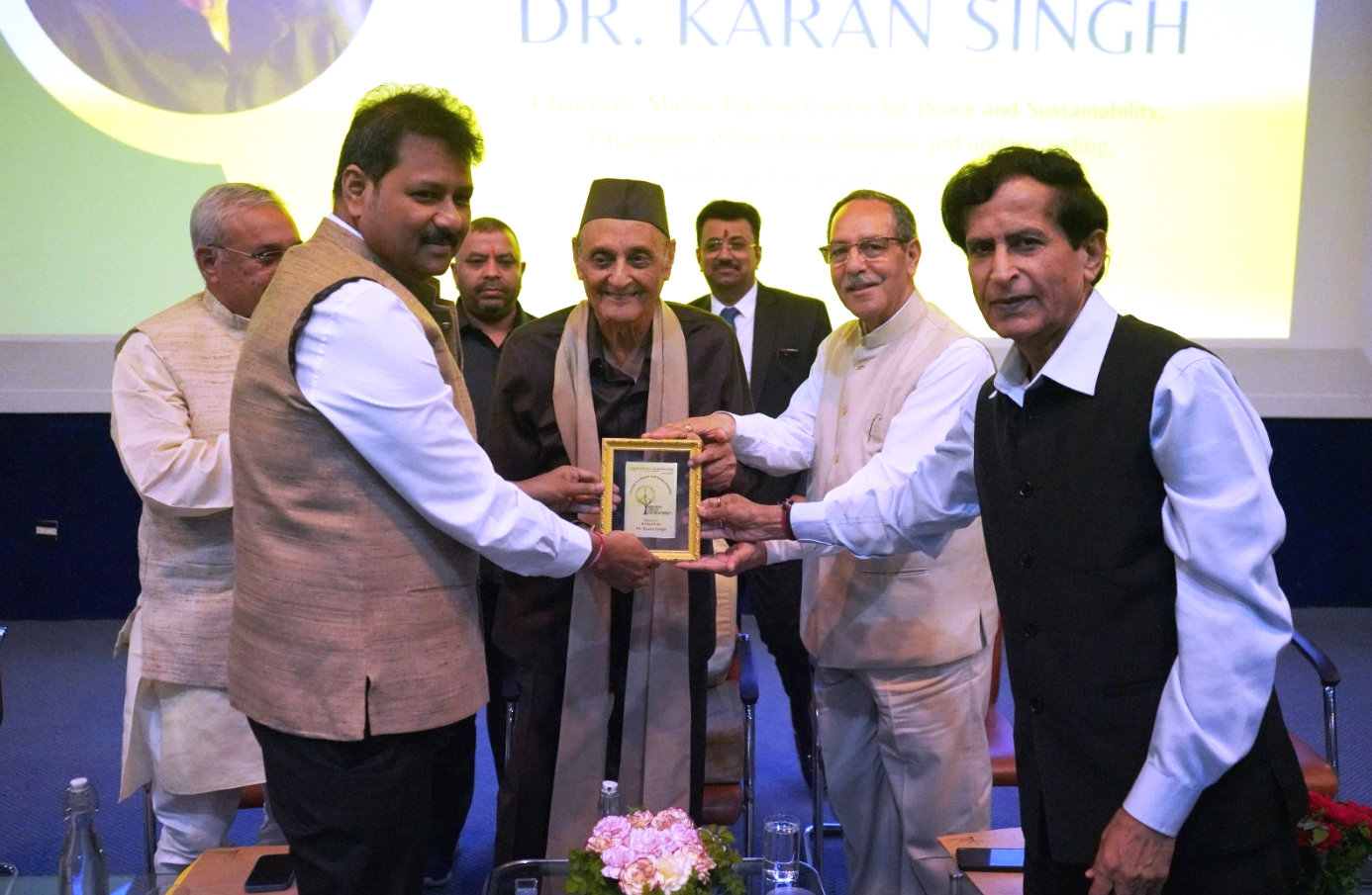 पद्म विभूषण डॉ. करण सिंह ने मानव रचना सेंटर फॉर पीस एंड सस्टेनेबिलिटी के एडवाइजरी बोर्ड की चौथी बैठक की अध्यक्षता की