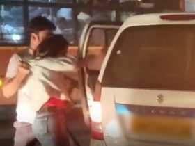 दिल्ली में बीच सड़क लड़की से मारपीट का: पुलिस ने कहा- रोहिणी से विकासपुरी जा रहे थे तीनों, रास्ते में कहासुनी पर की मारपीट