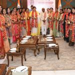 राज्यपाल बंडारु दत्तात्रेय ने रंजीता मेहता को महिला पुरस्कार से सम्मानित