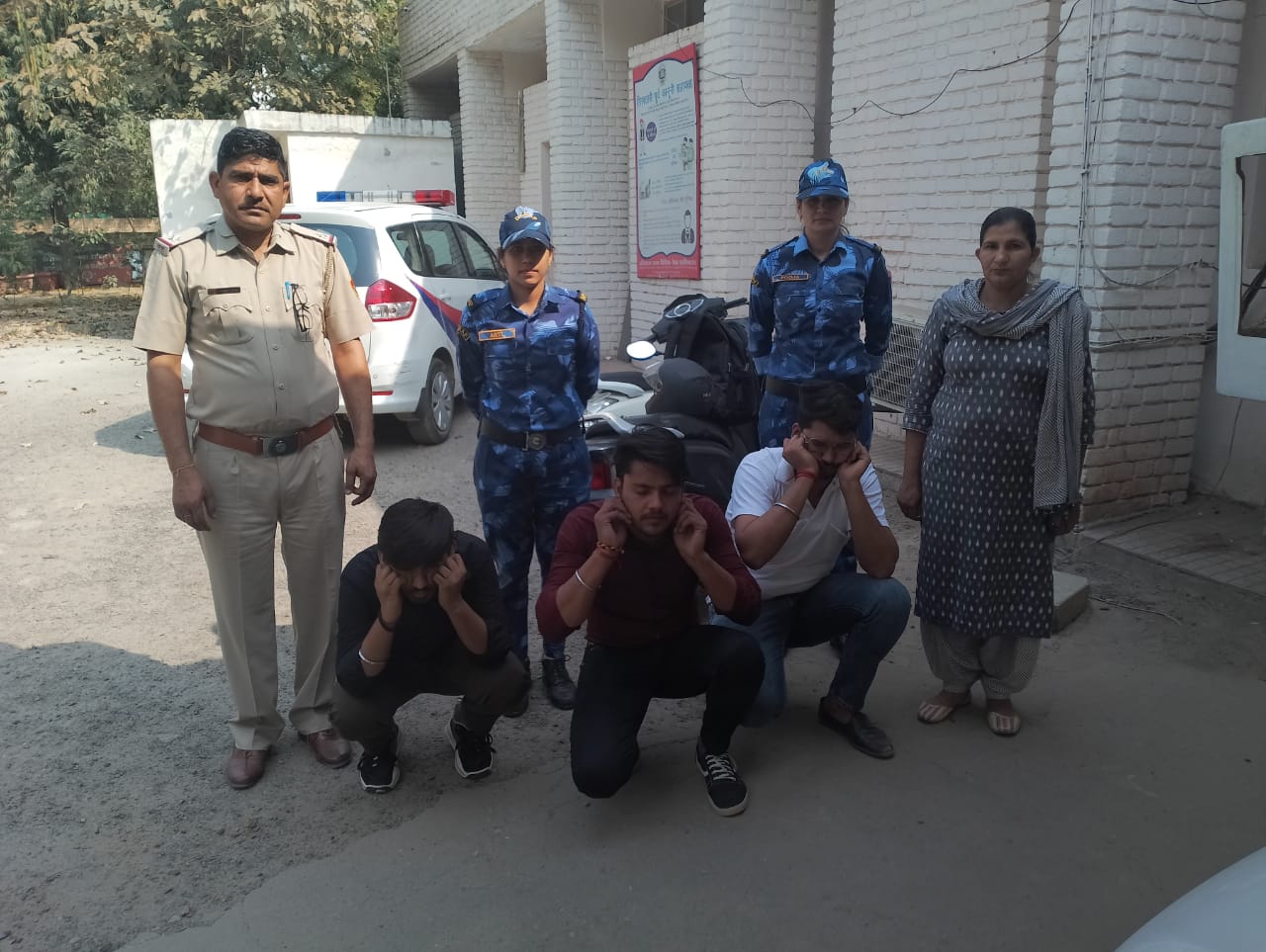 महिलाओं पर भद्दे कमेंट करने वाले 3 मनचलों पर महिला थाना सेंट्रल की टीम ने कसा शिकंजा