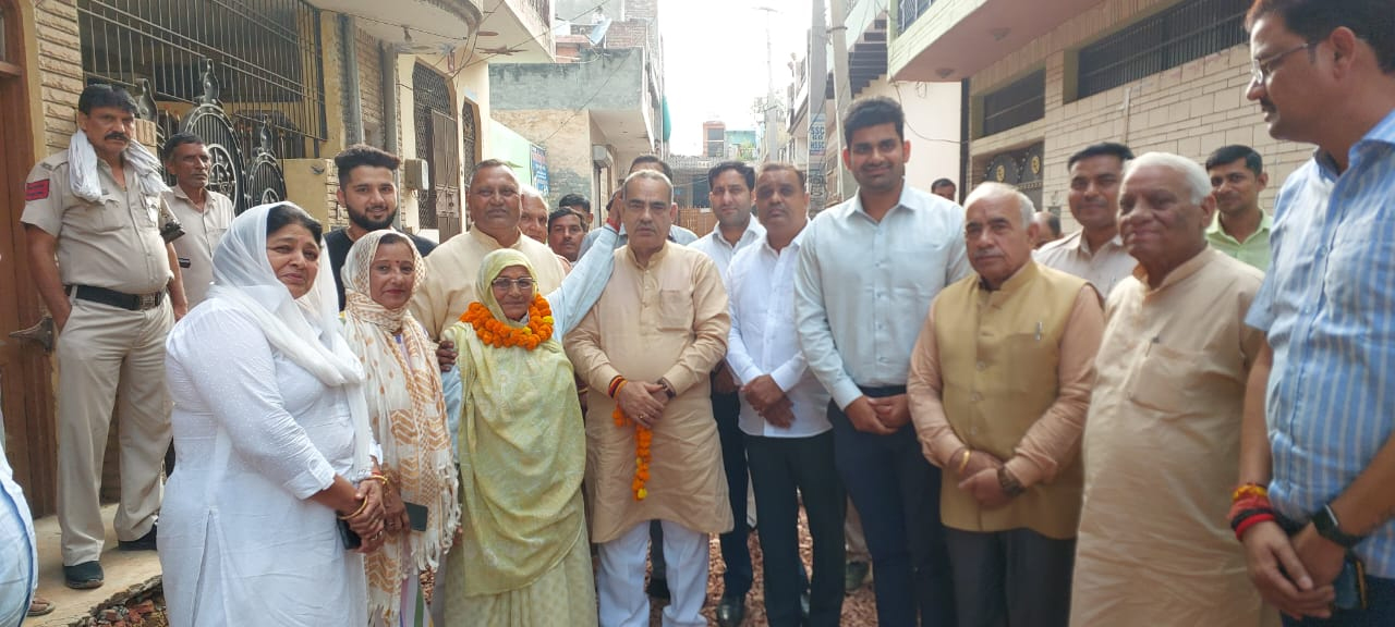 cabinet minister moolchand sharma gifted rmc road to tirkha colony residents