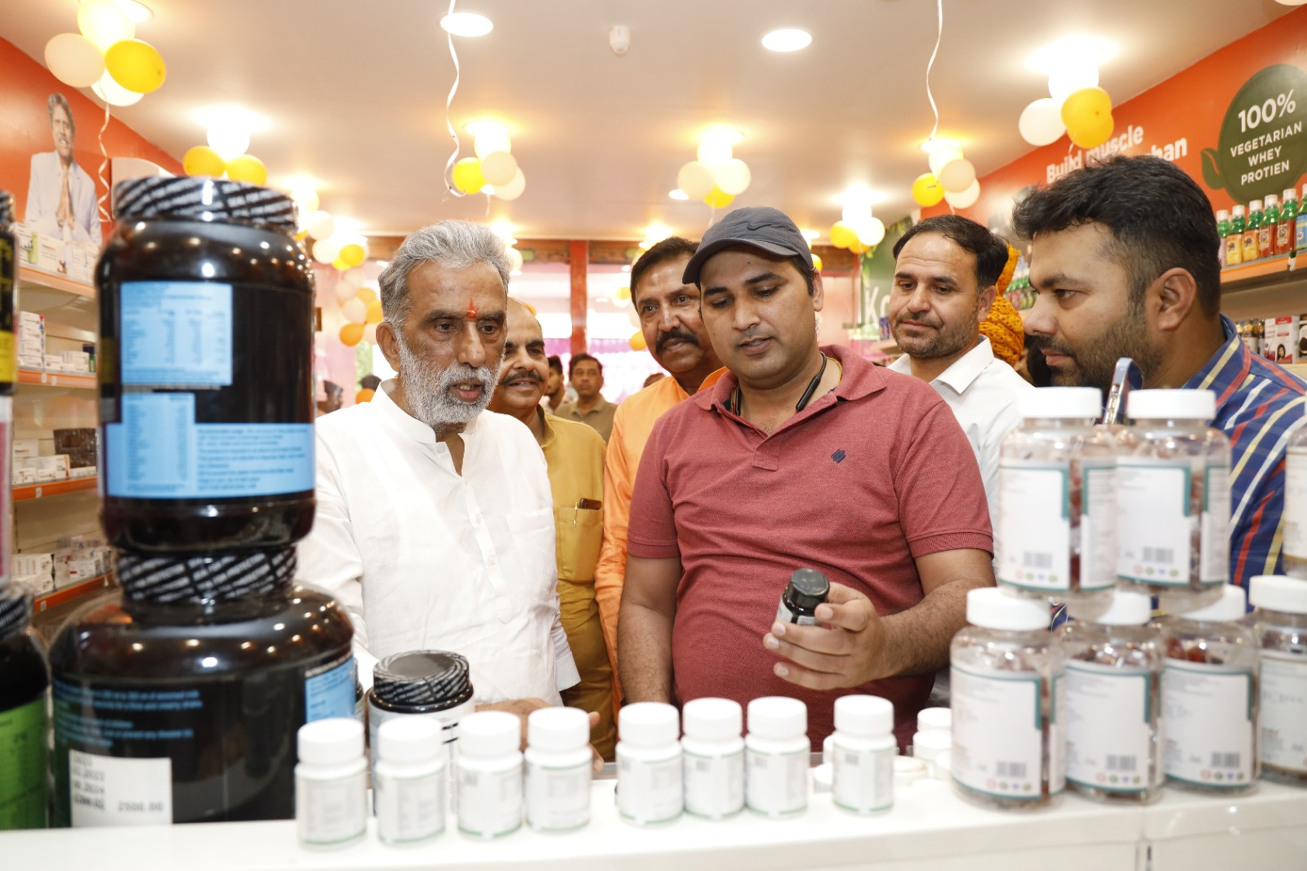केंद्रीय राज्य मंत्री कृष्ण पाल गुर्जर ने किया जेनेरिक दवाइयों की दुकान का शुभारंभ