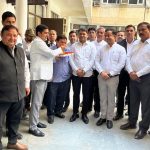 डा. आदिश के सुप्रीम कोर्ट बार एसो. के प्रधान बने पर फरीदाबाद में अधिवक्ता विकास वर्मा ने मिठाई बांटी