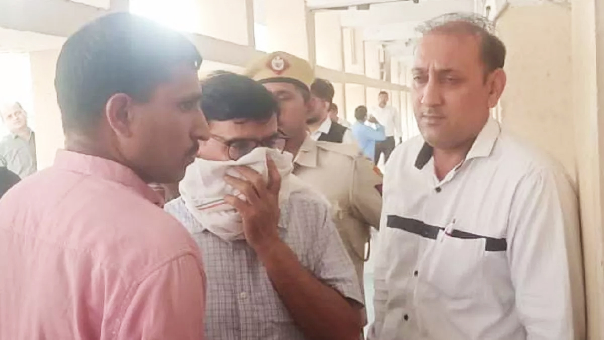 आईएएस धर्मेंद्र सिंह को चार दिन की पुलिस रिमांड पर भेजा, एक करोड़ से ज्यादा रिश्वत लेने का है मामला
