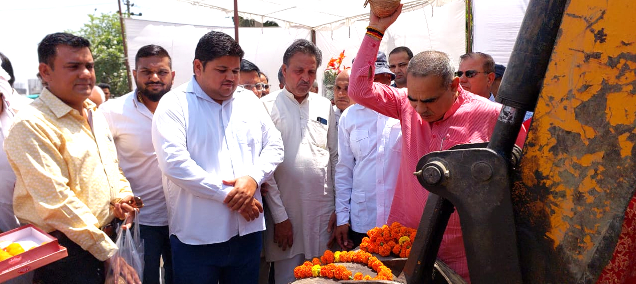 Cabinet Minister Moolchand Sharma handed over development works worth Rs 45 lakh to the residents of Sector-64
