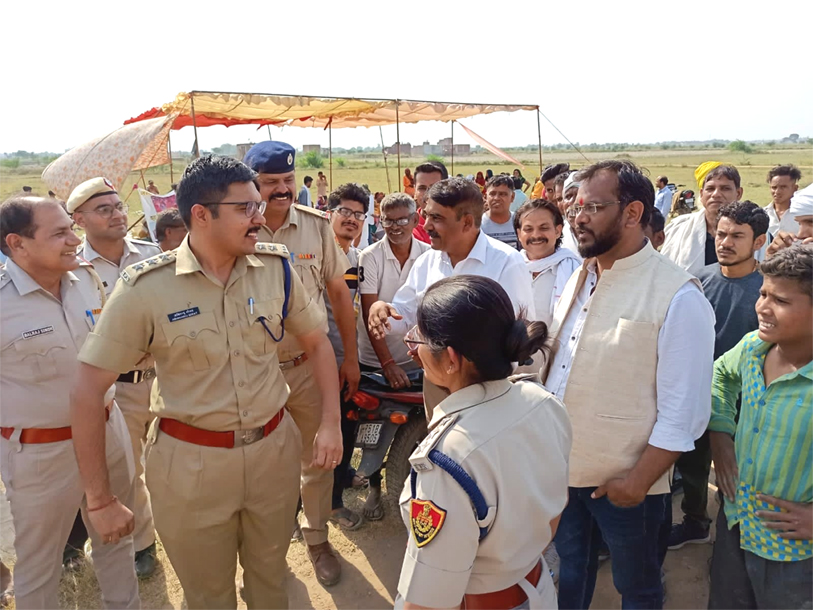 Protest against dumping yard continues in village Riwazpur