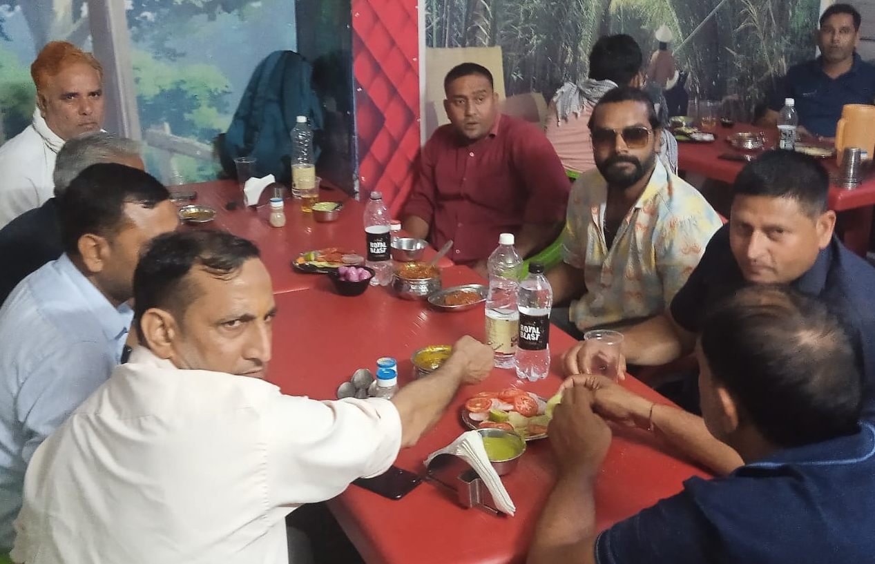 CM flying , Faridabad द्वारा ढाबे पर अवैध रूप से शराब पिलाने की सूचना पर मारी रेड