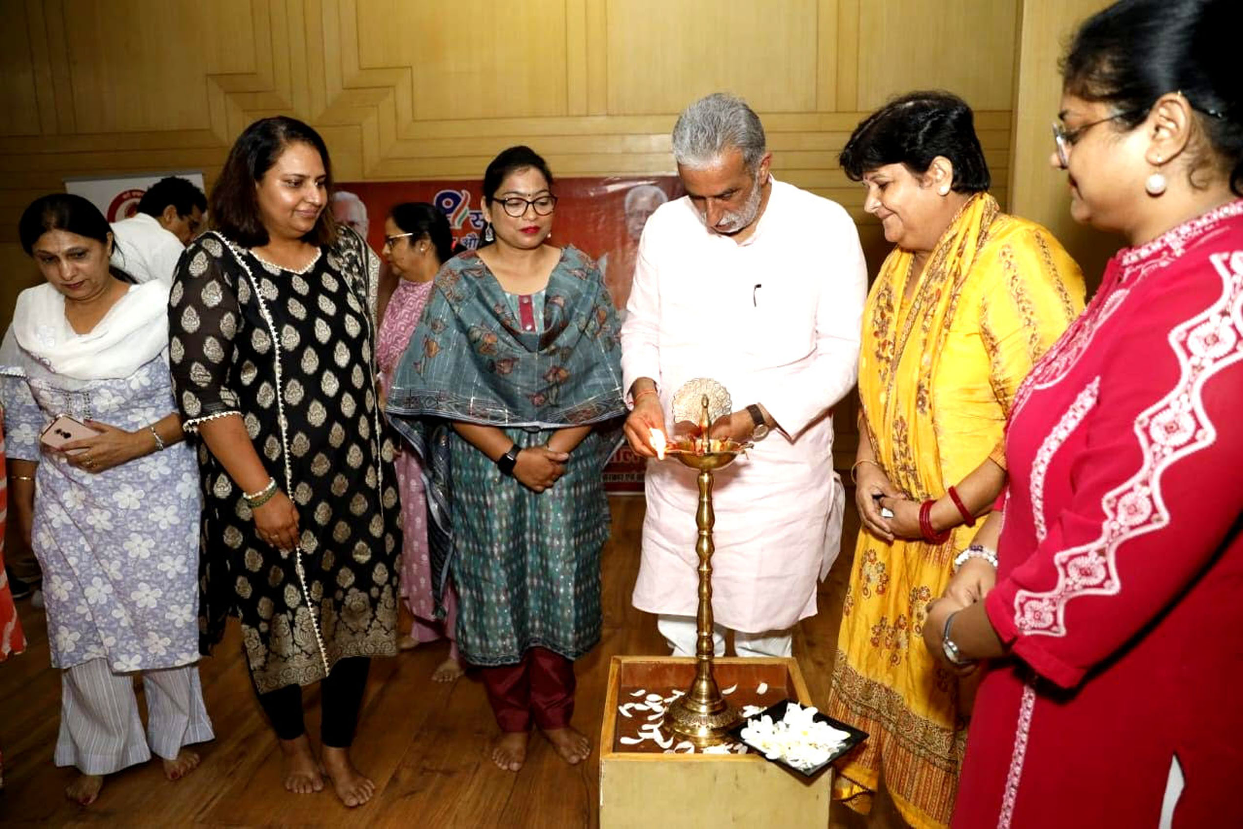 मातृ शक्ति के विकास व उत्थान के लिए केंद्र व प्रदेश सरकार प्रतिबद्ध: कृष्ण पाल गुर्जर