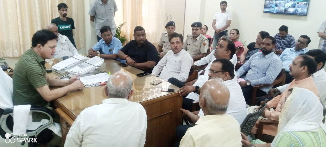 एसडीएम त्रिलोक चंद ने 9वें अंतर्राष्ट्रीय योग दिवस को सुंदर तरीके से मनाने की तैयारियों को लेकर समीक्षा बैठक की