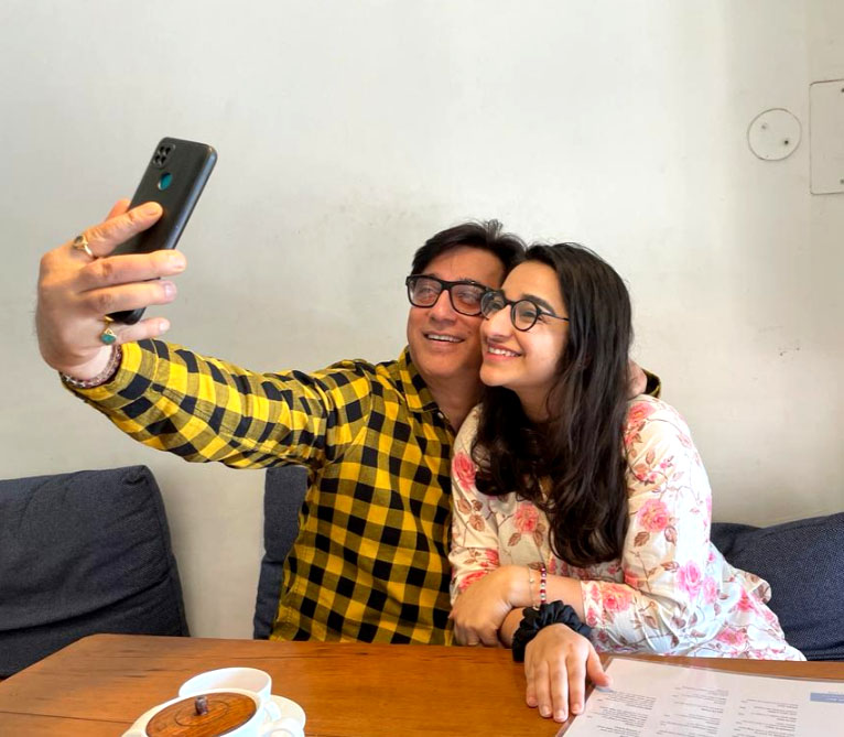 दिव्यांग बेटियों को समर्पित होगा "सेल्फी विद डॉटर" अभियान
