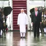 VIDEO : राष्ट्रगान के सम्मान में एयरपोर्ट पर भीगते रहे PM MODI